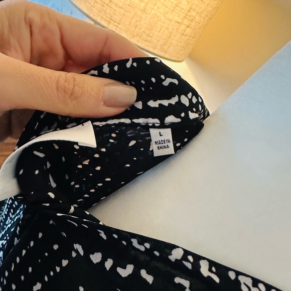 7 For All Mankind Black and White Shirt - Picture 6 of 9